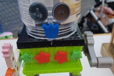 Trash Art (een mooi kunstwerk van recycle materialen) Hardenberg Heemse